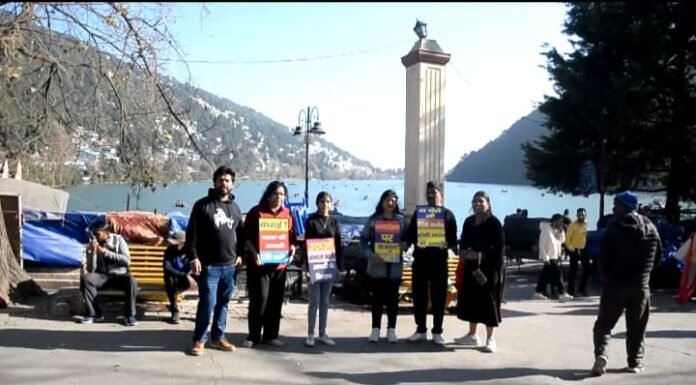 नैनीताल -यूपी के मेरठ से नैनीताल पहुंचे तलवार दम्पति ने दिया जनसंख्या नियंत्रण का संदेश