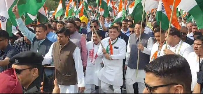हल्द्वानी- मुख्यमंत्री के नेतृत्व में हल्द्वानी में ‘ऑपरेशन सिंदूर’ की सफलता पर निकाली गई तिरंगा यात्रा