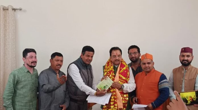 नैनीताल- उत्तराखंड उच्च शिक्षा में कार्यरत संविदा तथा अतिथि प्रवक्ताओं ने दिया ज्ञापन
