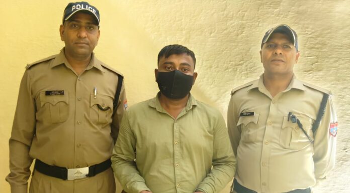 नैनीताल-पुलिस ने अवैध हथियार के साथ एक व्यक्ति को किया गिरफ्तार