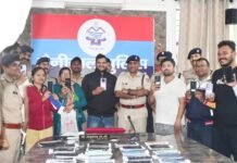 नैनीताल -पुलिस ने गुम हुए मोबाईल फोन खोज कर 200 लोगों के चेहरे पर लौटाई मुस्कान