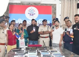 नैनीताल -पुलिस ने गुम हुए मोबाईल फोन खोज कर 200 लोगों के चेहरे पर लौटाई मुस्कान