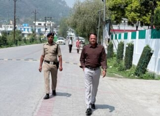 नैनीताल-ईंधन बचाव अभियान मुख्य विकास अधिकारी पैदल पहुंचे कार्यालय