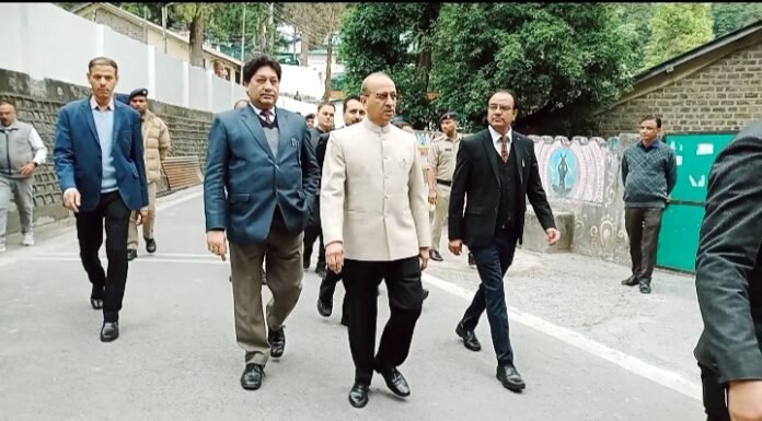 नैनीताल -उत्तराखंड हाईकोर्ट में मनाया गया ‘नो व्हीकल डे ‘