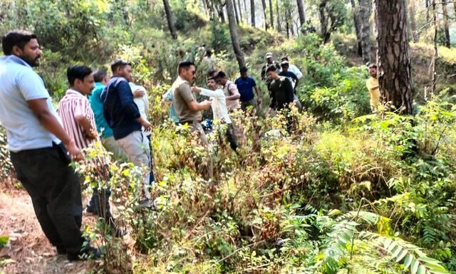 नैनीताल -पर्यटकों की कार खाई में गिरने से सभी 5 लोगों की मौत