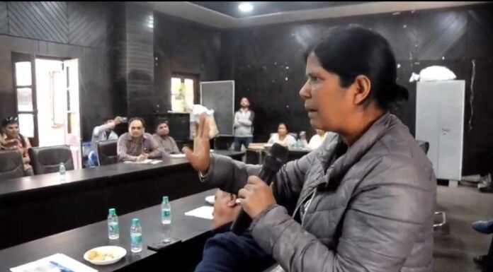 नैनीताल -नगर पालिका के सभासदों ने किया स्मार्ट मीटर लगाने का विरोध