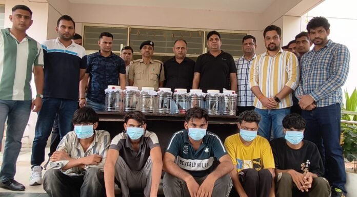 करनाल -पुलिस ने एक पूर्व पार्षद समेत 5 गैंगस्टर को पकड़ा