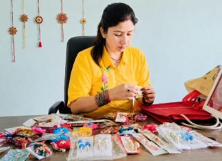 नैनीताल – रेशम की राखियों से आत्मनिर्भरता की नई डोर बुन रहीं महिलाएं